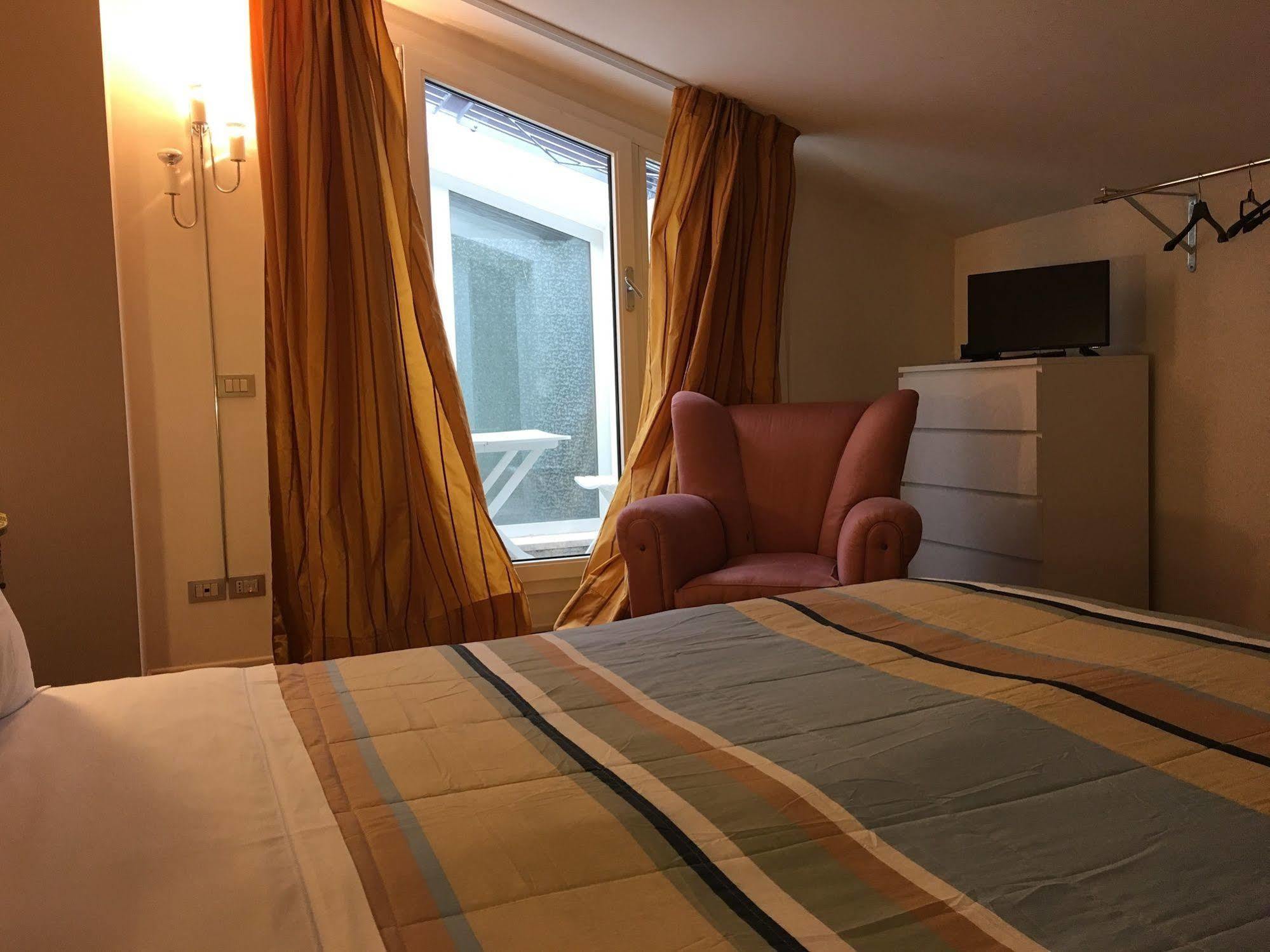 Domus Nova Residenza Il B&B 曼托瓦 外观 照片
