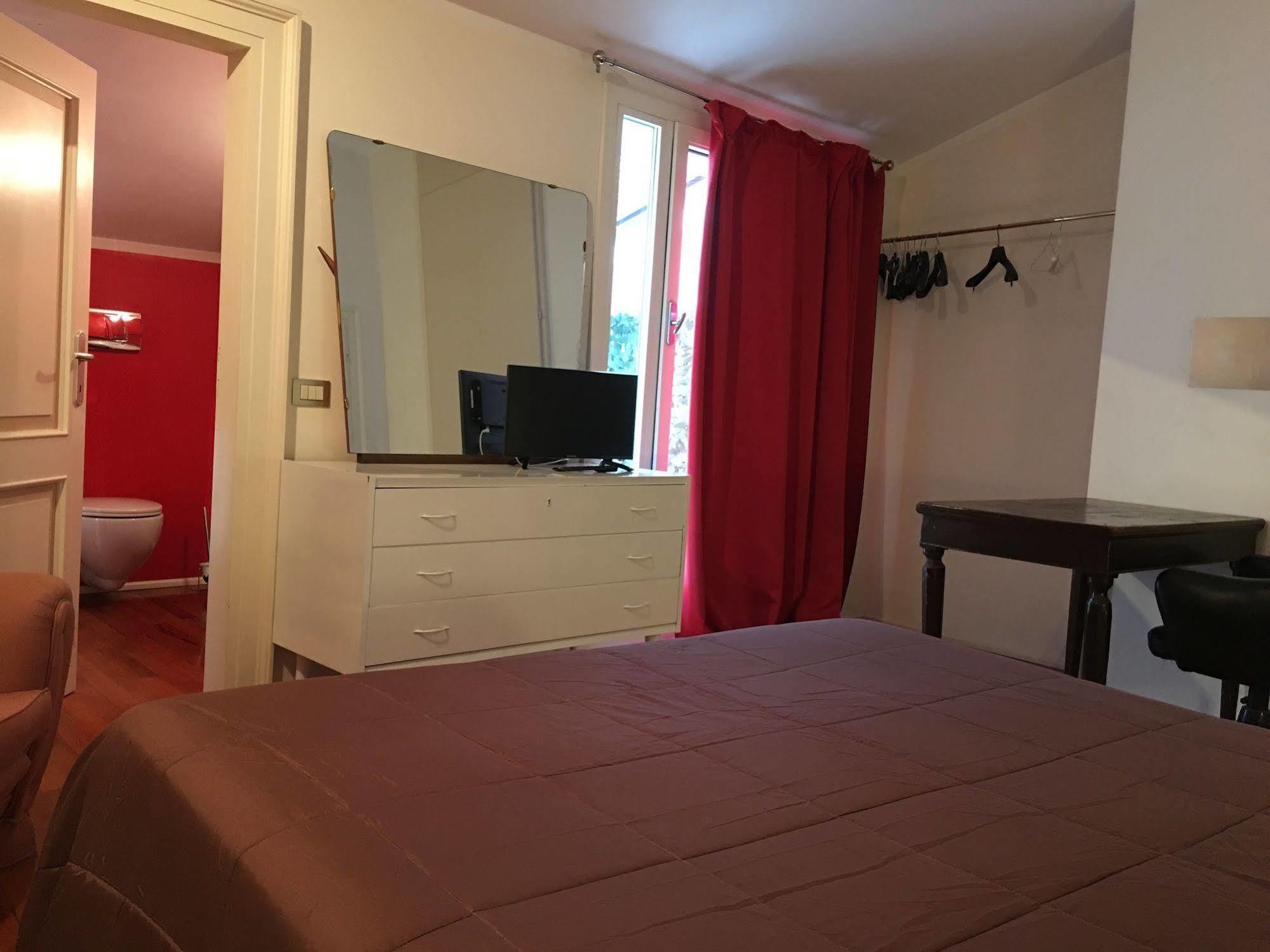 Domus Nova Residenza Il B&B 曼托瓦 外观 照片